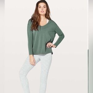 Lululemon, Back In Action Longsleeve, V-neck, Graphite Green